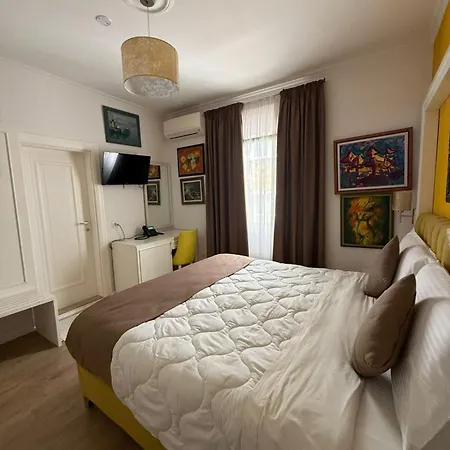 Hotell Art 4*