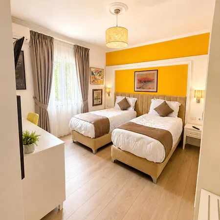 Art טיראנה